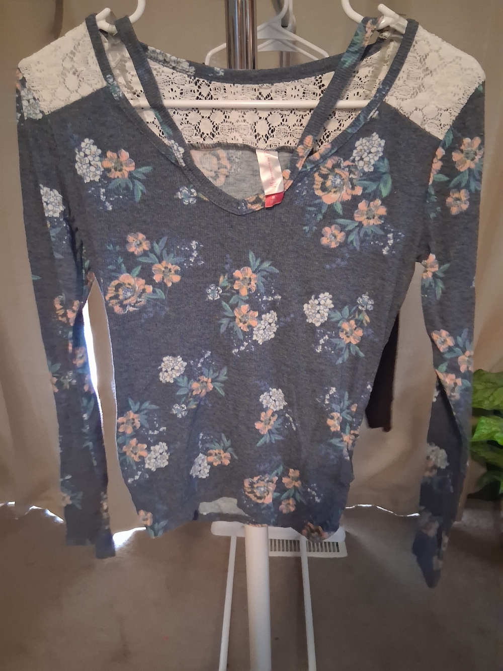 No Boundaries Gray Floral Lace-Yoke Long Sleeve Top